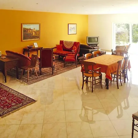 Premium With Garden And Pool, Villa