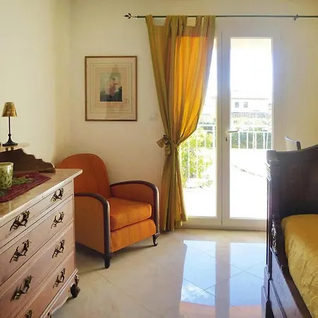 Premium With Garden And Pool, Villa